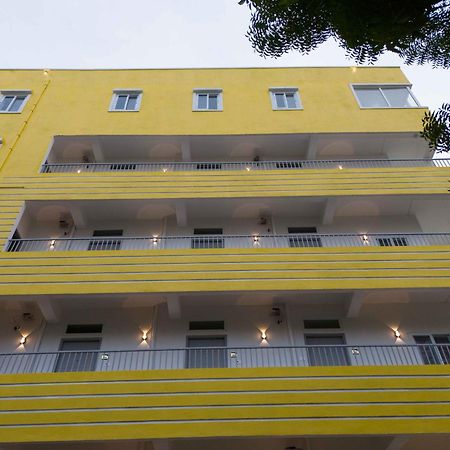 Yellow Bells Studios And Suites Gachibowli Exterior photo