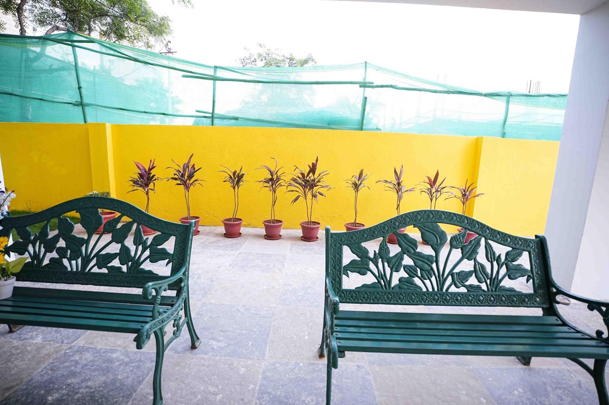 Yellow Bells Studios And Suites Gachibowli Exterior photo