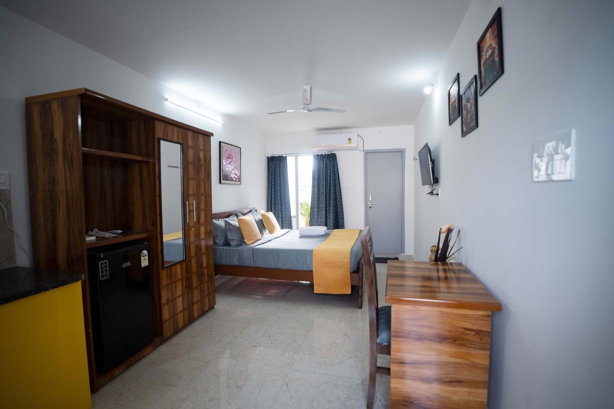 Yellow Bells Studios And Suites Gachibowli Exterior photo